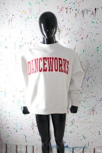 เสื้อสเวตเชิ้ตคอเต่าสีเทา DANCEWORKS แต่งลายปักสีแดง 100% ด้วยด้ายคุณภาพสูง - Product Image 2