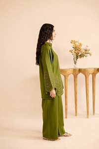 Salwar Kameez de Algodón Verde con Mangas Bordadas, Corte Holgado, Largo hasta el Tobillo, Tradicional Indio-Pakistaní para Mujer, Ideal para Fiestas, Bodas y Uso Casual - Product Image 2