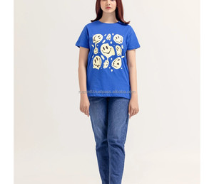 T-shirt sportif en coton pour femme, haut décontracté à manches courtes avec motif à rayures blanches, idéal pour les tenues d'été - Product Image 5