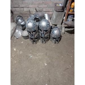 Casco de Caballero Medieval de Acero con Capucha de Malla Plateada, Estilo Antiguo, Armadura Tallada para Exhibición Coleccionable de Arte - Product Image 2