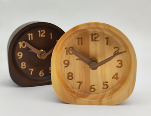 Reloj Despertador Suave de Madera Analógico con Luz Nocturna Silenciosa, Funciona con Batería, Reloj de Escritorio de Cuarzo - Product Image 4