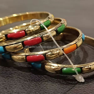 Brazalete Abierto de Latón Hecho a Mano con Brillo Regio Premium para un Estilo Minimalista, Lujoso y de Alta Costura - Product Image 1