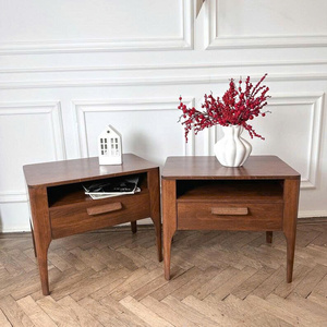 Mesita de Noche Moderna de Madera de Nogal Macizo Hecha a Mano con Cajón y Estante Abierto, Estilo Mid-Century, Mueble para el Hogar - Product Image 5