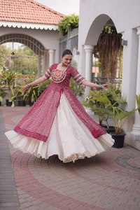 Lehenga Choli Gujarati Chaniya Choli, el Vestido Más Vendido para Navratri, Disponible a un Precio Accesible para Bailar Garba y Dandiya - Product Image 4