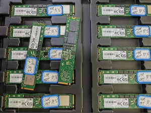 SSD ประสิทธิภาพสูงสำหรับ Samsung 3.84TB PM983 110มม. M.2 NVMe 22110 PCIe MZ1LB3T8HMLA-00007พร้อมใช้งาน - Product Image 2