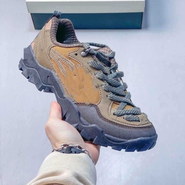 สีน้ำตาล