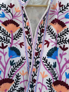 Chaqueta Bomber Suzani Tejida en Jaipur, India, Bordado Floral a Mano, Transpirable, 100% Algodón, Estilo Étnico Bohemio, Unisex, Otoño - Product Image 5