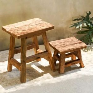 Taburete de madera tallado a mano que muestra una artesanía experta y detalles artísticos para un atractivo interior único - Product Image 3