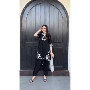 Top y parte inferior de fiesta hermosa para mujer con conjunto Dupatta - Product Image 3