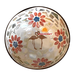 Bol en Coque de Noix de Coco Bio Fait Main avec Motif Flamigo en Nacre pour le Petit-Déjeuner – Vente en Gros B2B pour la Restauration - Product Image 1