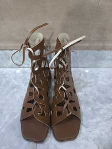 Bottes médiévales en cuir faites à la main pour hommes, chaussures authentiques de la Renaissance pour reconstitutions historiques, chaussures d'Halloween et cadeau d'anniversaire - Product Image 4