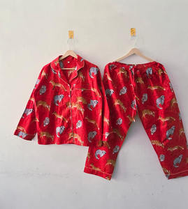Ensemble de pyjama en coton imprimé animalier rouge, exquis et élégant, 100% coton respirant de qualité supérieure, séchage rapide, fabriqué à la main avec soin - Product Image 1