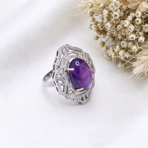 Bague en argent sterling 925 massif avec cabochon ovale naturel en améthyste et pavé de diamants, motif filigrane, collection Memoria Jewels - Product Image 5