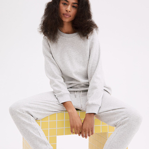 Pantalon de jogging décontracté pour femme avec logo personnalisé, en velours côtelé tricoté, respirant et imperméable, idéal pour le sport et la course à pied - Product Image 4