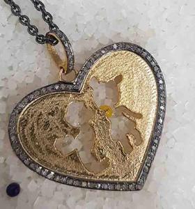 Colgante de Corazón Vintage en Plata de Ley 925 con Diamantes Naturales Engastados, Bañado en Rodio Negro, Tamaño 37x32MM, para Boda - Product Image 1