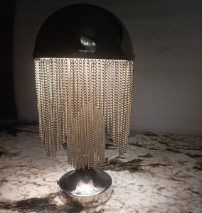 Lampe de table moderne de luxe en fer avec abat-jour en forme de dôme et chaîne, décoration artisanale pour la maison, idéale pour le salon, pour la fête de Diwali - Product Image 3