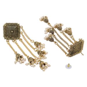Boucles d'oreilles pendantes Jhumka multicouches plaquées or 24 carats avec perle - Product Image 3