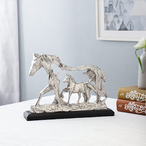 Sculpture de famille de chevaux en métal moulé, finition argentée métallique, statue de chevalier et de poulain en course, figurine animale décorative pour table, accent de décoration - Product Image 2