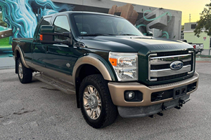 Camioneta Ford F-350 Super Duty King Ranch 4x4 de 2011, Usada en Buen Estado, Camioneta de Trabajo de Gran Tamaño, 4 Puertas, con Motor Potente - Product Image 3