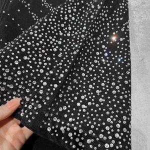 ผู้ผลิตกางเกงยีนส์ขาสั้นผู้ชายทรงหลวม ดีไซน์ประดับเพชร สไตล์วินเทจ สตรีทแวร์ จอร์ทส์ กางเกงยีนส์ขาสั้นโอเวอร์ไซส์สำหรับผู้ชาย - Product Image 1