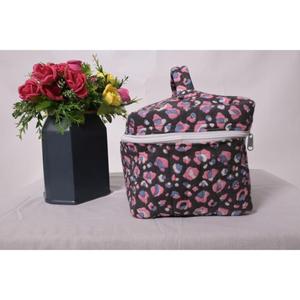 Grande trousse de toilette matelassée en coton à imprimé motif, faite à la main, avec fermeture éclair, pour maquillage et voyage - Product Image 4