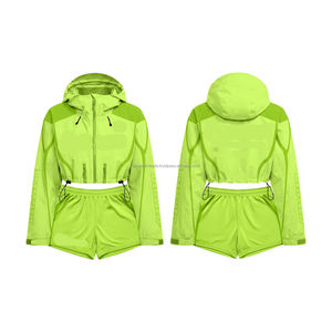 Ensemble 2 pièces de survêtement streetwear rose décontracté de haute qualité pour femme : sweat à capuche court zippé et short à épaules tombantes avec col montant - Product Image 4