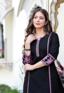 Kurta Droit Brodé en Pur Coton pour Femme KV (Plusieurs Couleurs) - Product Image 2