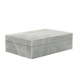 Caja Decorativa Hecha a Mano de Resina Ecológica, Estuche de Almacenamiento de Joyas Tallado para el Hogar, Oficina y Organizador de Escritorio, Regalo Navideño - Product Image 1