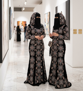 Base en velours noir tricoté, lourdement brodé, à motif géométrique de tuiles et de sequins, pour veste, kaftan, sherwani ethnique pour femme - Product Image 3