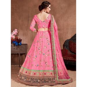 Vêtements de mariée brodés de créateur rose élégant Lehenga Choli pour les mariées et les mariés - Product Image 3