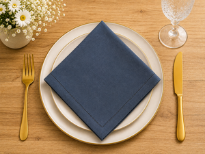 Serviette en lin de qualité supérieure. Serviette de table élégante en tissu gris anthracite foncé avec double ourlet festonné pour hôtel - Product Image 3
