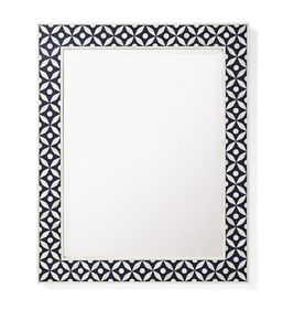 Cadre de miroir en résine avec incrustations de os, créé avec des techniques artistiques expertes pour des accents d'intérieur sophistiqués. - Product Image 4