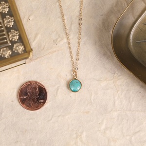 Élégant pendentif en turquoise compressée plaqué or, bijou vintage délicat pour fiançailles, cadeau - Product Image 6