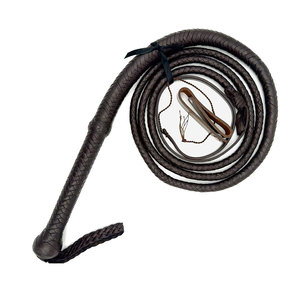 Fouet en cuir durable de qualité supérieure, cuir véritable, prise ferme, design flexible, parfait pour l'entraînement en extérieur - Product Image 1