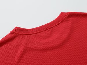 Ensemble de maillots de football en polyester rouge avec short noir, tenue de football pour adultes, équipement sportif personnalisé OEM - Product Image 3