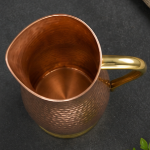 Carafe en cuivre martelé avec poignée en laiton, style vintage, grande capacité, pour la salle à manger, artisanale, Tamra Jal - Product Image 2