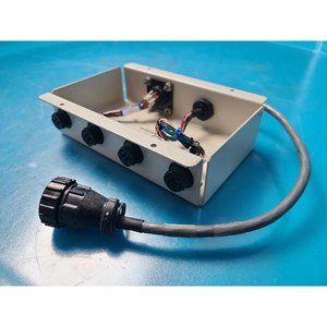 AMAT 0040-20973 BRACKET, FLOW METER, NESLAB Utilisé comme pièce détachée d'équipement semi-conducteur d'occasion - Product Image 2