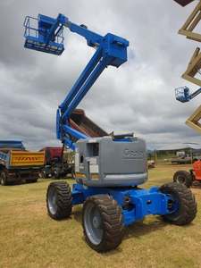 Plataforma Elevadora Telescópica Autopropulsada con Alcance de 12m a 20m y Elevador de Personal Estable en Venta - Product Image 1