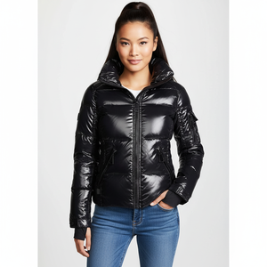 Chaqueta de Invierno Personalizada para Mujer, Negra, Brillante, Transpirable, Bordada, Rellena de Algodón, Tejida, con Capucha, de Vinilo - Product Image 2