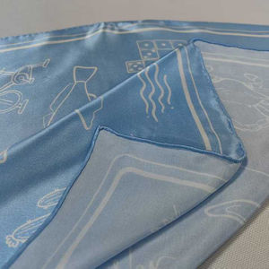 Bandana imprimé floral tendance pour femme – Foulard en soie satinée pour femme - Product Image 3