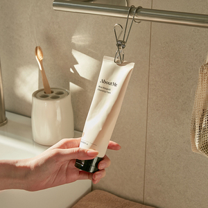 [About Me] Limpiador Facial Hidratante Vegano con Fórmula de Arroz Makgeolli para una Eliminación Efectiva del Protector Solar, Espuma Limpiadora 120ml - Product Image 1