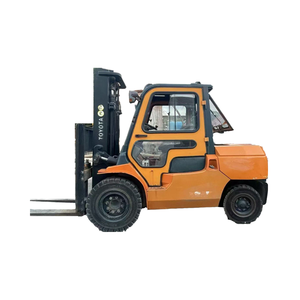 رافعة شوكية متوازنة من تويوتا 7F50 برتقالية اللون - 6700 كجم بتكلفة صيانة منخفضة - Product Image 1
