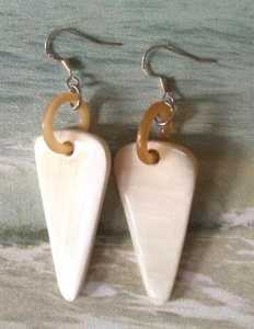 Boucles d'oreilles tendance et modernes en corne pour femme, écologiques, luxueuses, excellentes, à la mode, artisanales et polies - Product Image 6