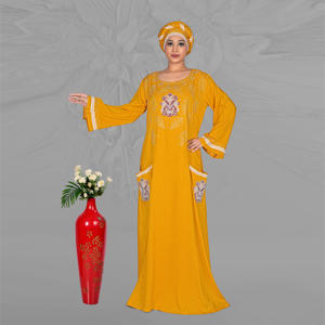 Caftán Tradicional de Rayón Bordado con Elegante Detalle de Motivo en la Parte Delantera, Bolsillos Laterales Funcionales, Mangas Acampanadas y Largo Completo - Product Image 3