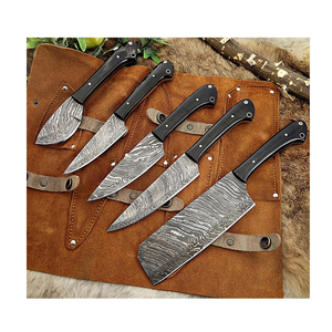 Collection de couteaux de chef faits à la main en acier Damas, avec lames forgées à la main, pour la cuisine professionnelle. - Product Image 1
