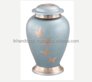 Vente en gros de cercueil en aluminium et laiton sculpté à la main en émail de marque privée de style américain urne funéraire basse pour crémation de cendres pour adultes - Product Image 2