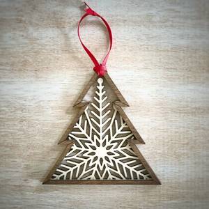 Decoración Festiva de Reno Colgante Hecha a Mano en Madera con Brillantes Detalles Navideños, Estilo Moderno - Product Image 1