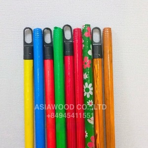 Palo de escoba de madera 2 en 1, respetuoso con el medio ambiente, resistente al agua, recubierto de PVC, portátil, escoba corta y larga, recogedor a todo color PP, venta al por mayor - Product Image 1