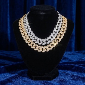 Collier Hip Hop Iced Out, chaîne cubaine de 18 mm de large, bijoux pour hommes, disponible à la vente - Product Image 1