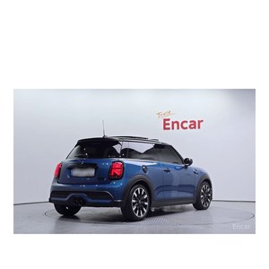 Mini Cooper Classic 2022/1 con Cámara Trasera, Asientos de Cuero, Volante a la Izquierda, Estándar de Emisiones Euro V, Solo 3.111 km de Kilometraje - Product Image 2